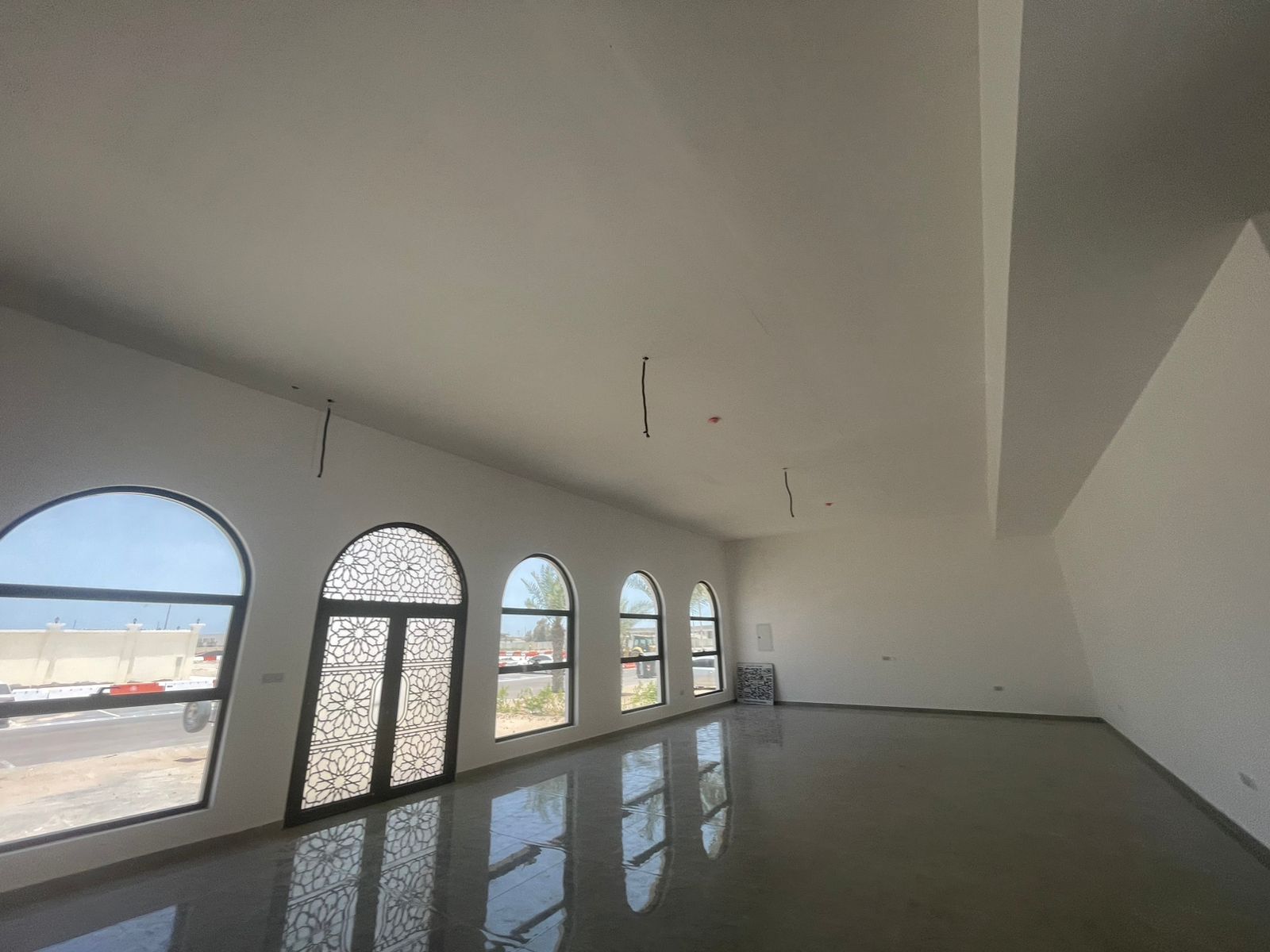 High-ceiling majlis interior, Al Rahba